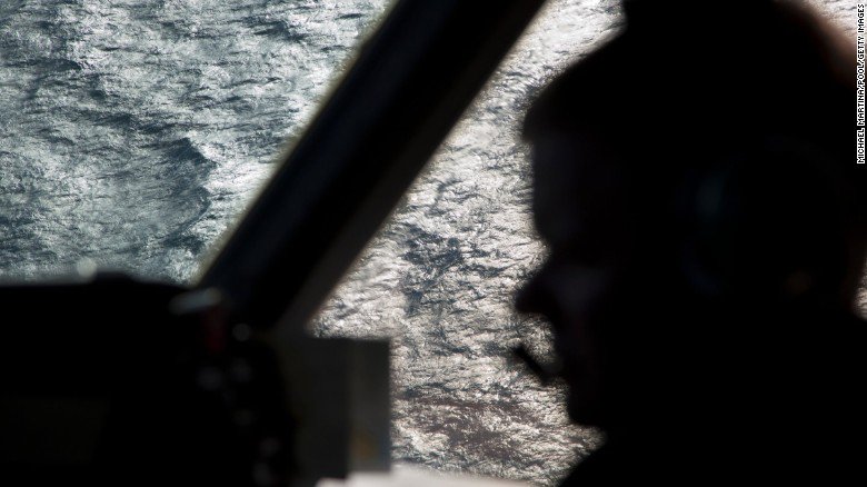 cnni's tweet photo. Has a large piece of curved metal from missing flight #MH370 been found? https://t.co/YD6RUx3qpW https://t.co/Bsqx8vSDAq