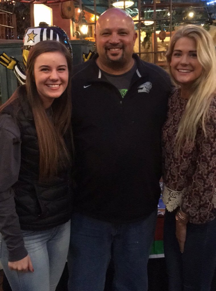 MINERS_WVB's tweet image. Incoming #MinerVB16 recruits w/ HC @holtjas following the #GLPL! @sarah12mcg (Middleton WI) &amp;amp; @Kthomps38 (Geneva IL)