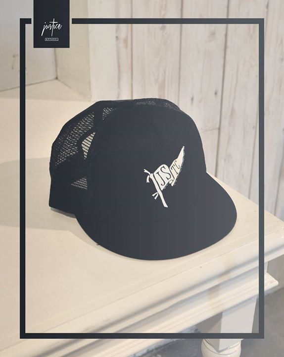 Hold Project & Co tweet media