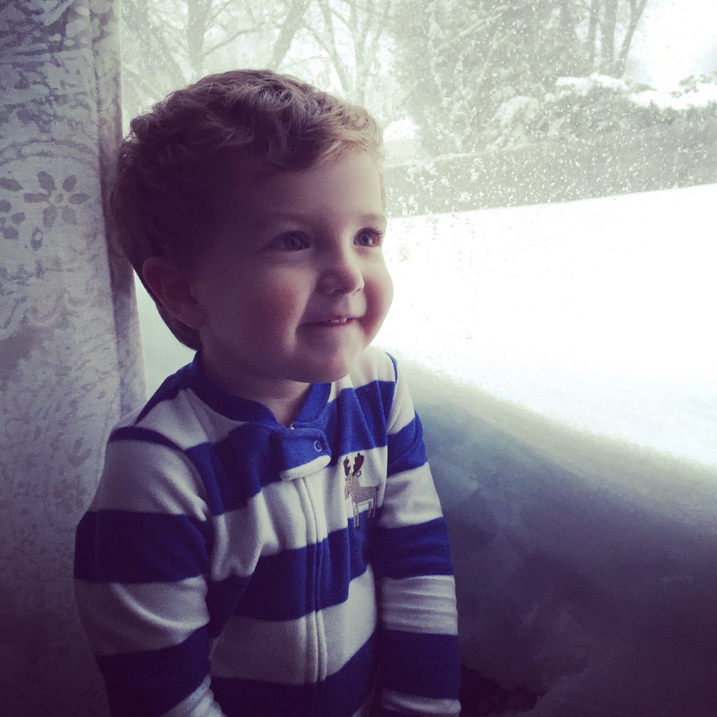 aimsalucci's tweet photo. Loving the snow @ABC7NY #abc7ny https://t.co/d6lzzBqOnO