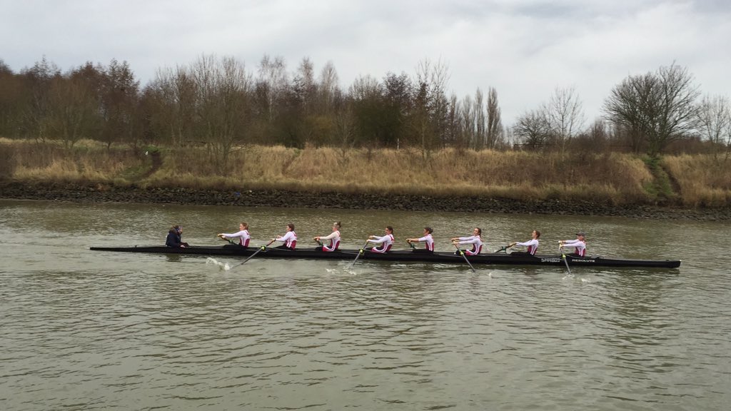 SheffieldCityRC's tweet photo. Stills from the #SheffieldHallam women's 8+ #BostonHead #Sheffield #Rowing @hallamrowing https://t.co/7n1lS0jIyy