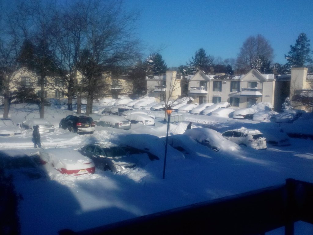 njdotcom's tweet photo. RT @AvijitKalita: A day after #jonasblizzard @njdotcom #OutsideMyWindowNJ Plainsboro, NJ https://t.co/Km7LwYn3Bi