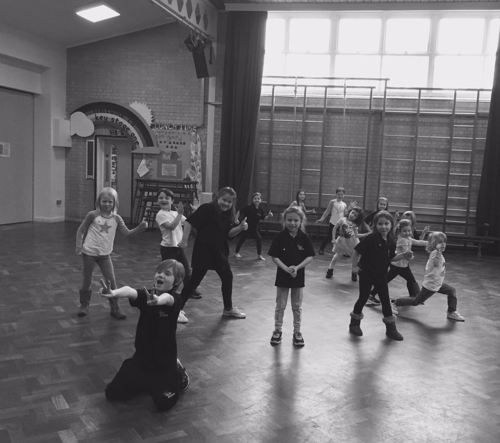 MB_Sevenoaks's tweet photo. Strike a pose! #sing #act #dance #Saturday in #Sevenoaks #Kent @MakeBelieve_UK book a FREE trial online https://t.co/VoXzbaUAzr