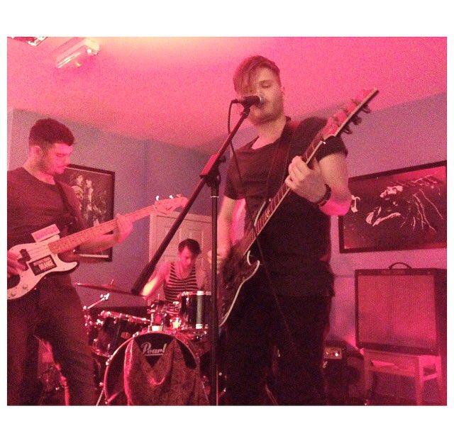 Mad times with our boys <a href="/DLDbandNE/">Dead Light District</a> on Friday!!!Class turnout at <a href="/Musiclounge_SoT/">MusicloungeStockton</a> too - cheers for coming down😁 #gig