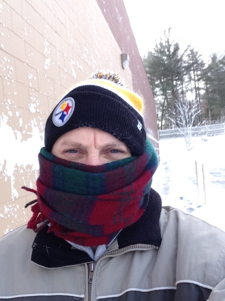 Snow blower died, onto the trusty shovel. Walkways safe for team and guest. #safetyfirst #t2167 <a href="/DavePFromTarget/">Dave Pacheco</a>