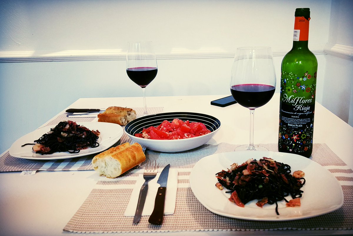 marialucasdiaz's tweet photo. #MilFlores es ese #vino de #BodegasPalacios que viste tu mesa de primavera en un día de invierno. #Winelover #foodie https://t.co/ksy0djXHDZ