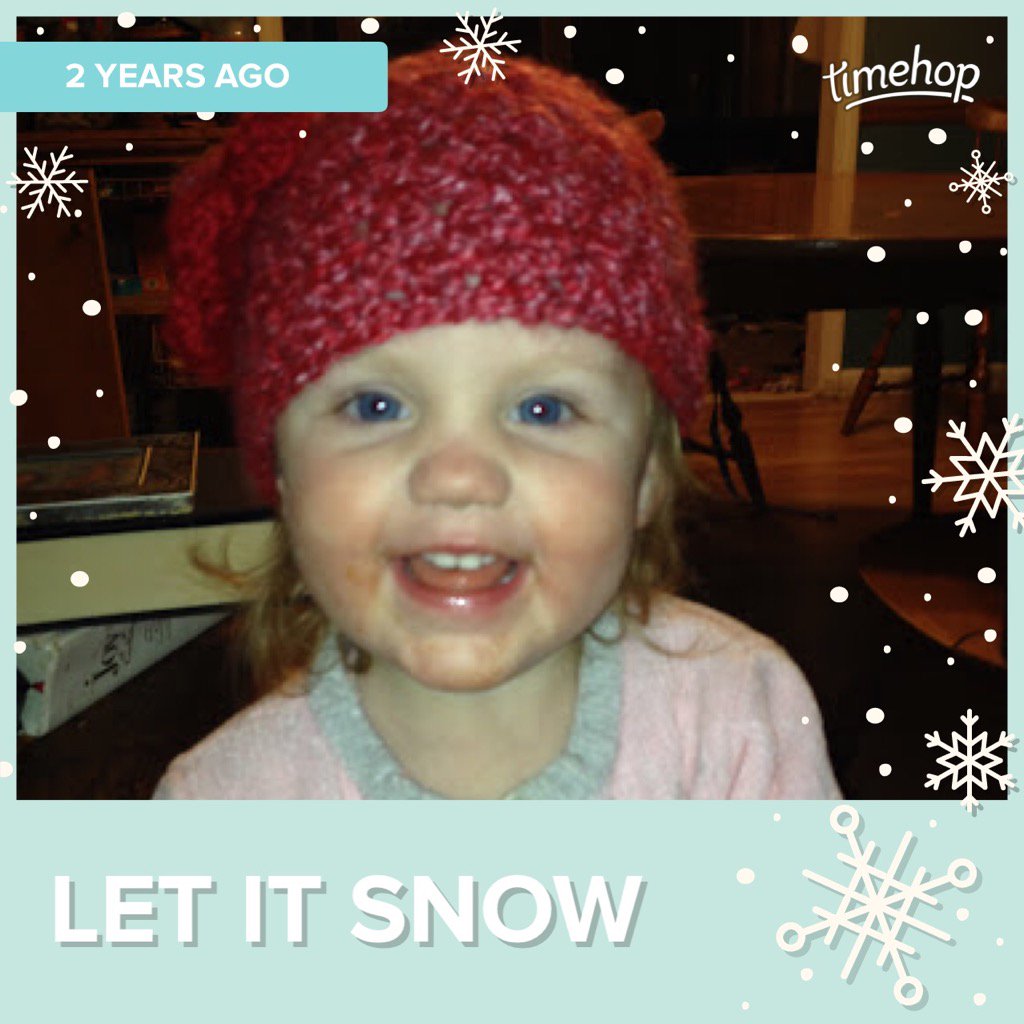 carley_pierce's tweet photo. Let it snow #timehop https://t.co/V3zDngfXVW