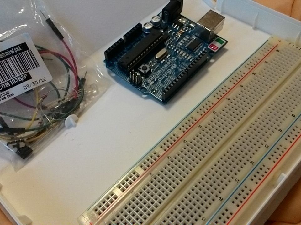 StratoLabBrando's tweet photo. #StratoArduino - Noleggia un #Arduino e #sperimenta con #LED #Servo #breadboard
#Tecnologia #opensource https://t.co/0QGKJmQ9Kc