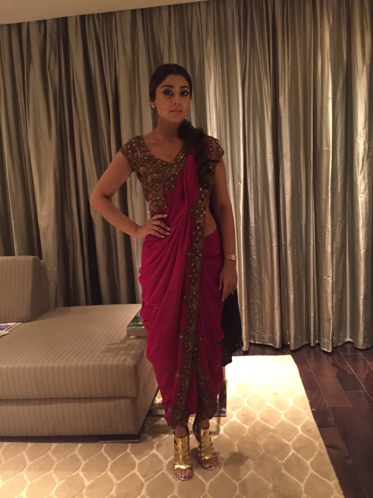 shriya1109's tweet photo. @anandkabra #iffautsavam #excited #celebrations https://t.co/hlKlZHvgjF