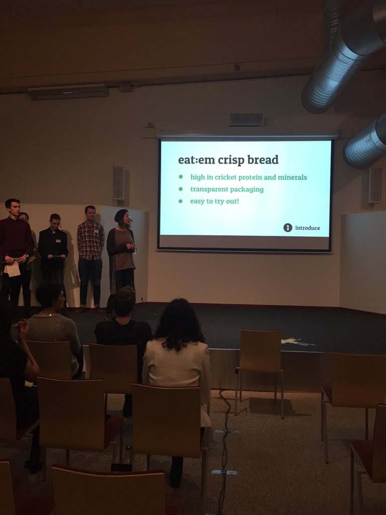hackformaten's tweet image. Eat:em present their Idea