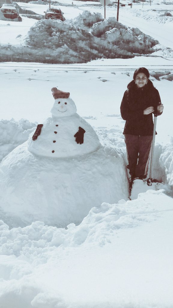 Wit_Pundit's tweet photo. @News12NJ #RealSnowmenHaveCurves #Monroe, N.J #Snowman!
https://t.co/mjS0STZuqn