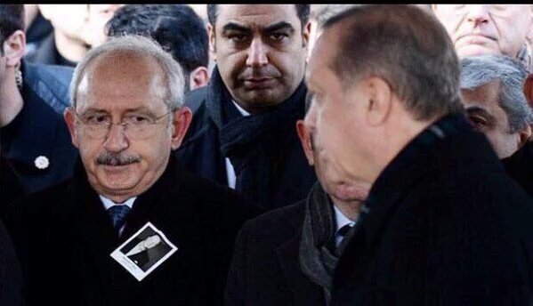 nurbakenness's tweet photo. -Diktatör bozuntusu!
+Ne dedin?!
-Diktitir bizintisi https://t.co/79rMZd8bHJ