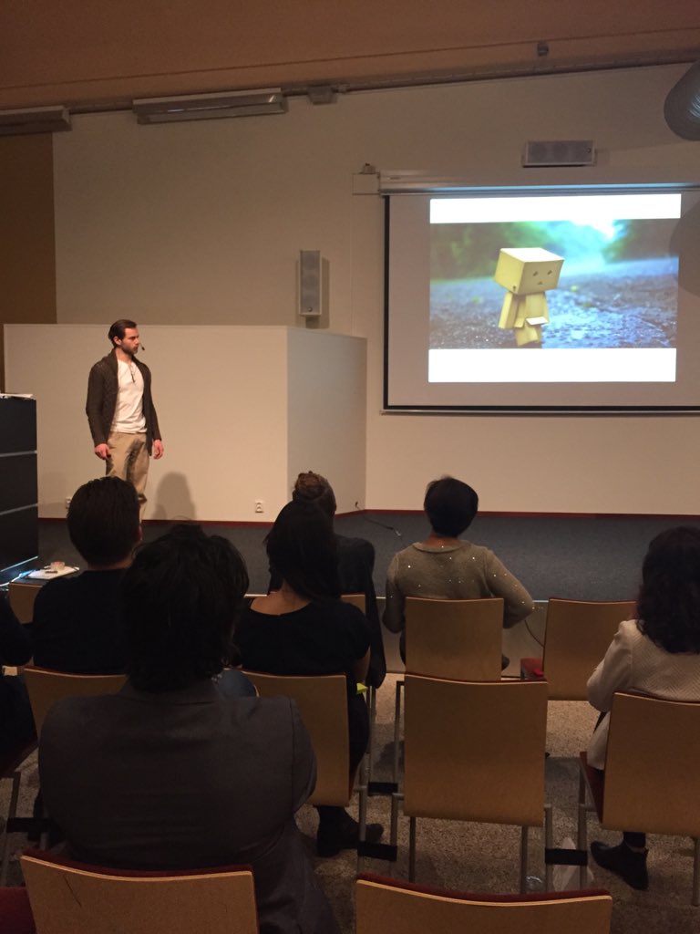 hackformaten's tweet image. The last case is team Absolut