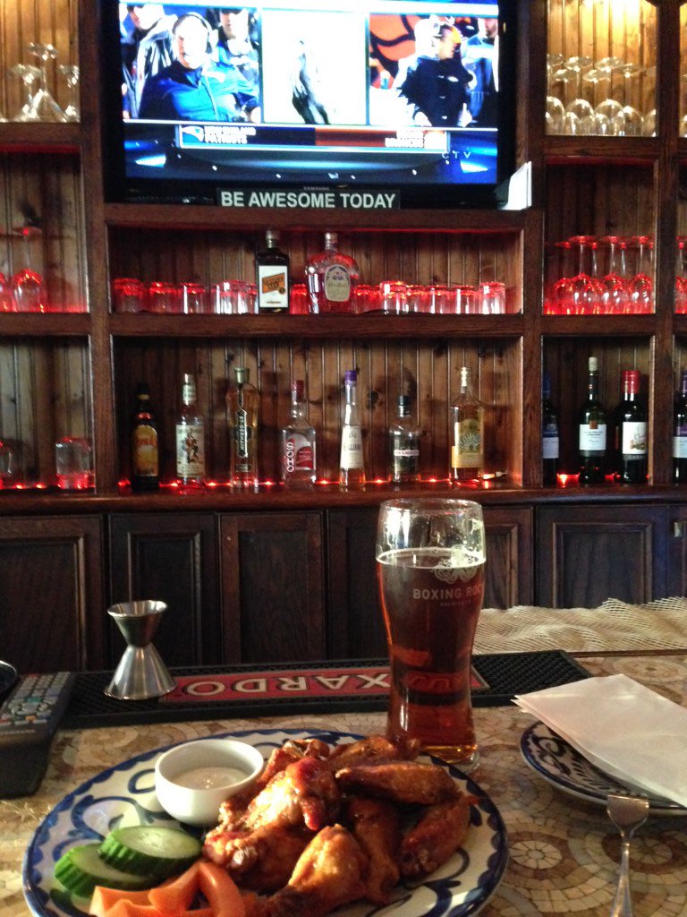 #WingsBeerFootball <a href="/boxingrockbeer/">Boxing Rock Brewing</a> Temptation Red , #Patriots scored, Heaven on Earth! #Cheers