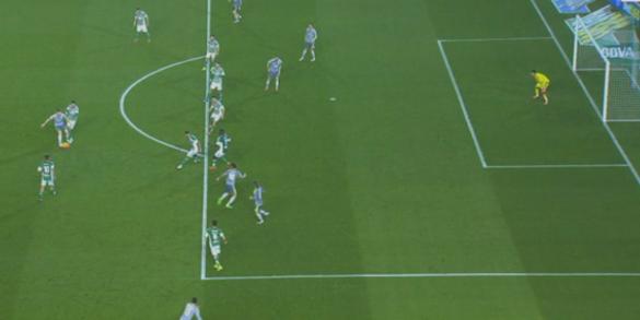elchiringuitotv's tweet photo. ¿Está en FUERA DE JUEGO James en el GOL de Benzema?

RT - SÍ
MG - NO
#ElChiringuitoDeMega https://t.co/Tso2YG9tAO