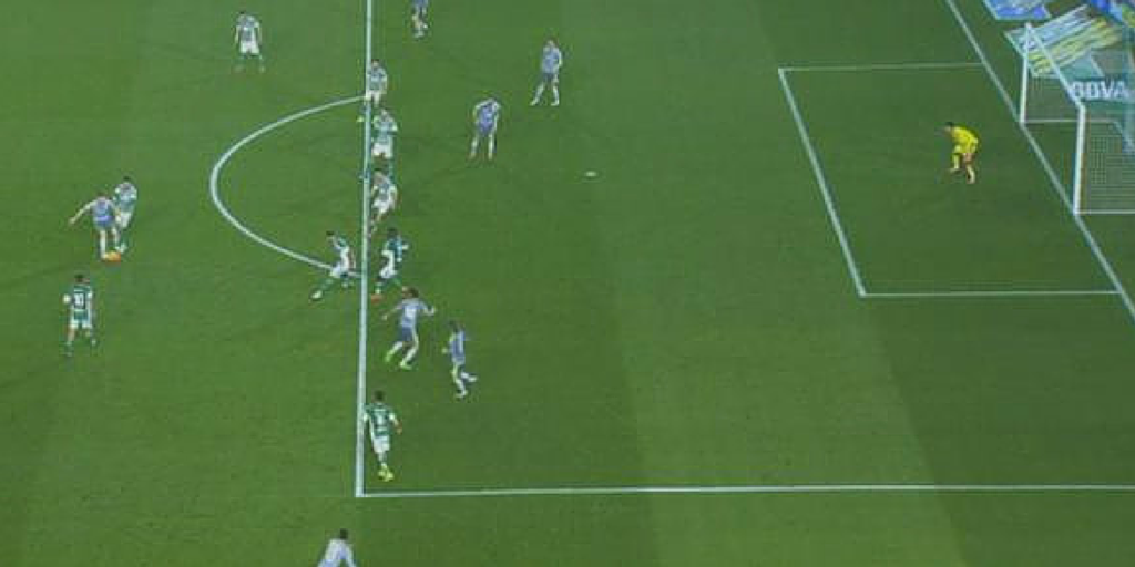 diarioas's tweet photo. Hubo fuera de juego en el gol de @Benzema ➡ https://t.co/SZoJM9LQ5v https://t.co/M28rbGQQZ4