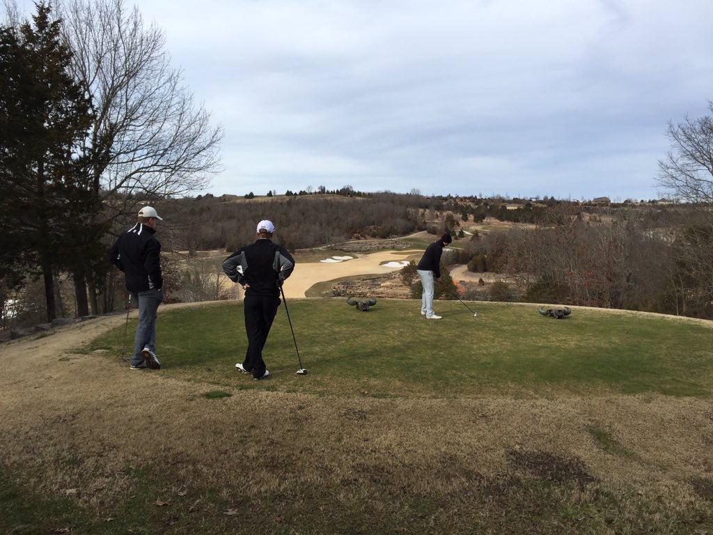 Don't worry, that's not snow, just bunkers!  Great day of practice for the Bears at Buffalo Ridge.