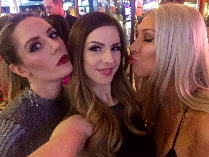 Congrats to all the winners &amp; well done @XMISHACROSSX for her award 😊👏🏻  #AVNs @TheBadBentley @Lexi_Lowe<a class="tags" href="/tag/xmishacrossx">@xmishacrossx</a><a href="/tag/avns"class="tags"><span>#avns</span></a>