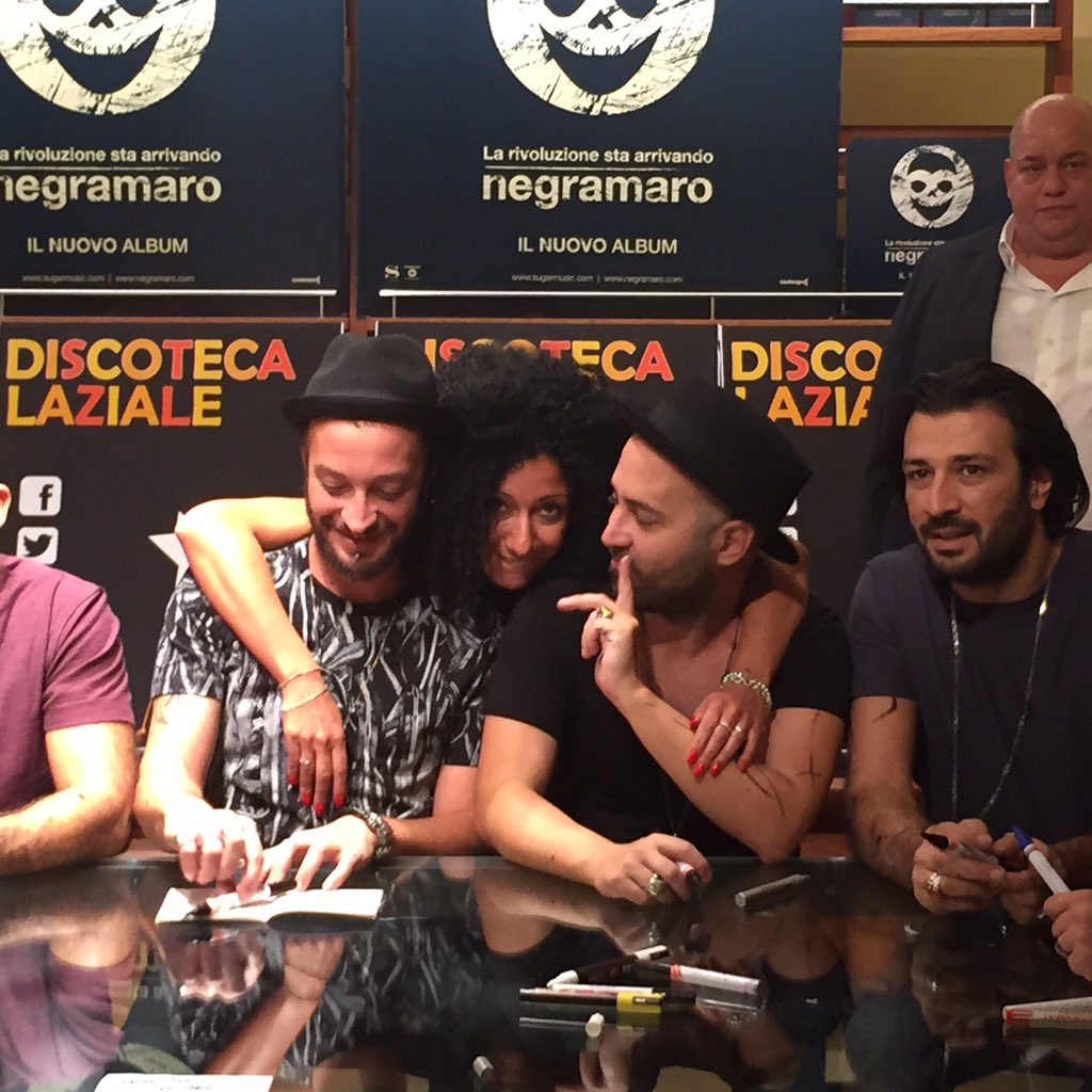 _Ruena_'s tweet photo. Auguri a te, che mi permetti di sentire i sapori e gli odori del mondo ❤️             @Negramaro https://t.co/yuOgIssfFN