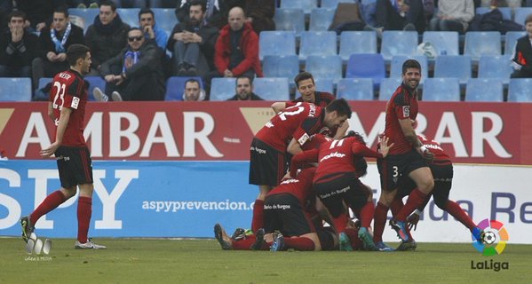 diariodeburgos's tweet photo. El @CDMirandes asalta La Romareda. Convincente triunfo sobre el @RealZaragoza (1-2) #RZAvCDM https://t.co/2JMKSniibV https://t.co/tYq4lazFZZ