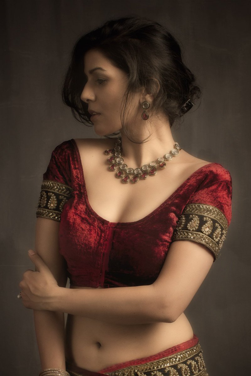 DesiBeauties's tweet photo. Nimrat 😍 https://t.co/mlGRRuYZRs