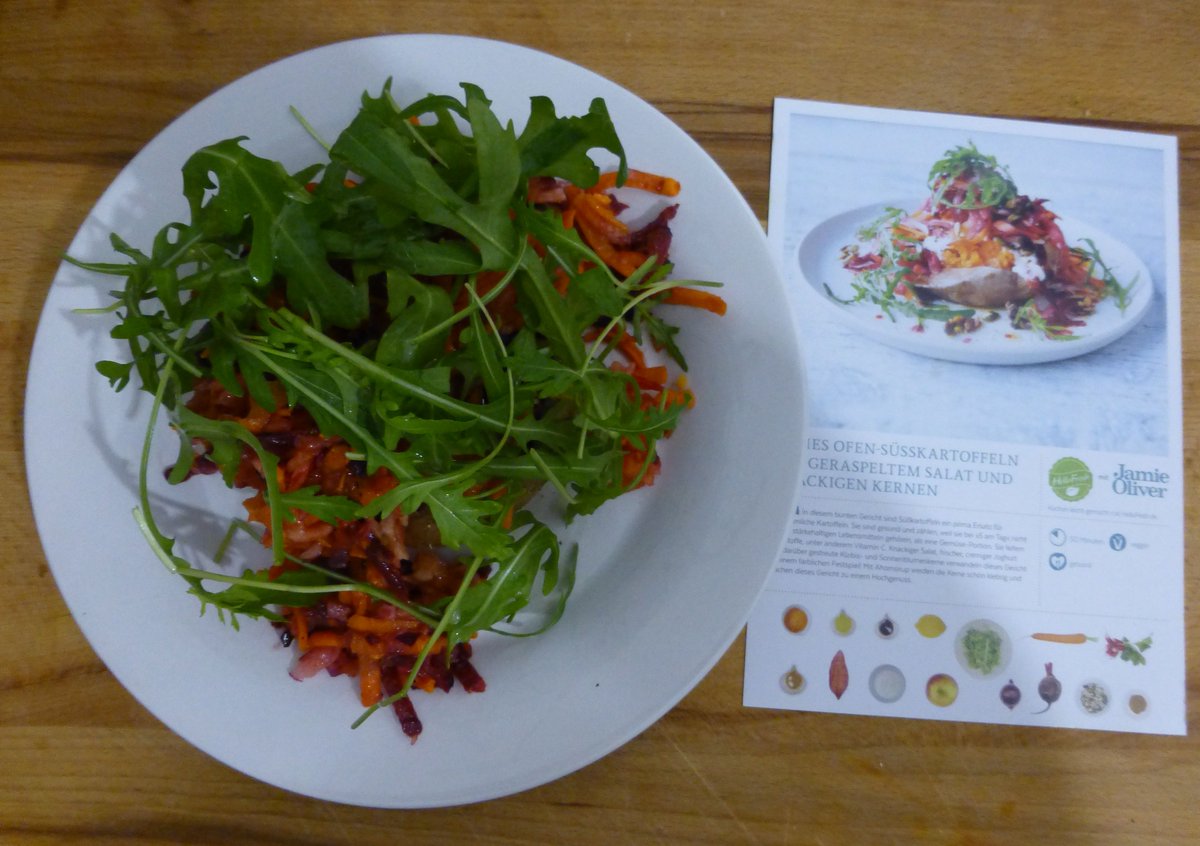 Nadeshda11's tweet photo. Jamies Ofen-Süsskartoffel mit geraspeltem Salat und vergessenenen Kernen ^^
#hellofresh
#hellofreshjamie https://t.co/d7SxIg390q