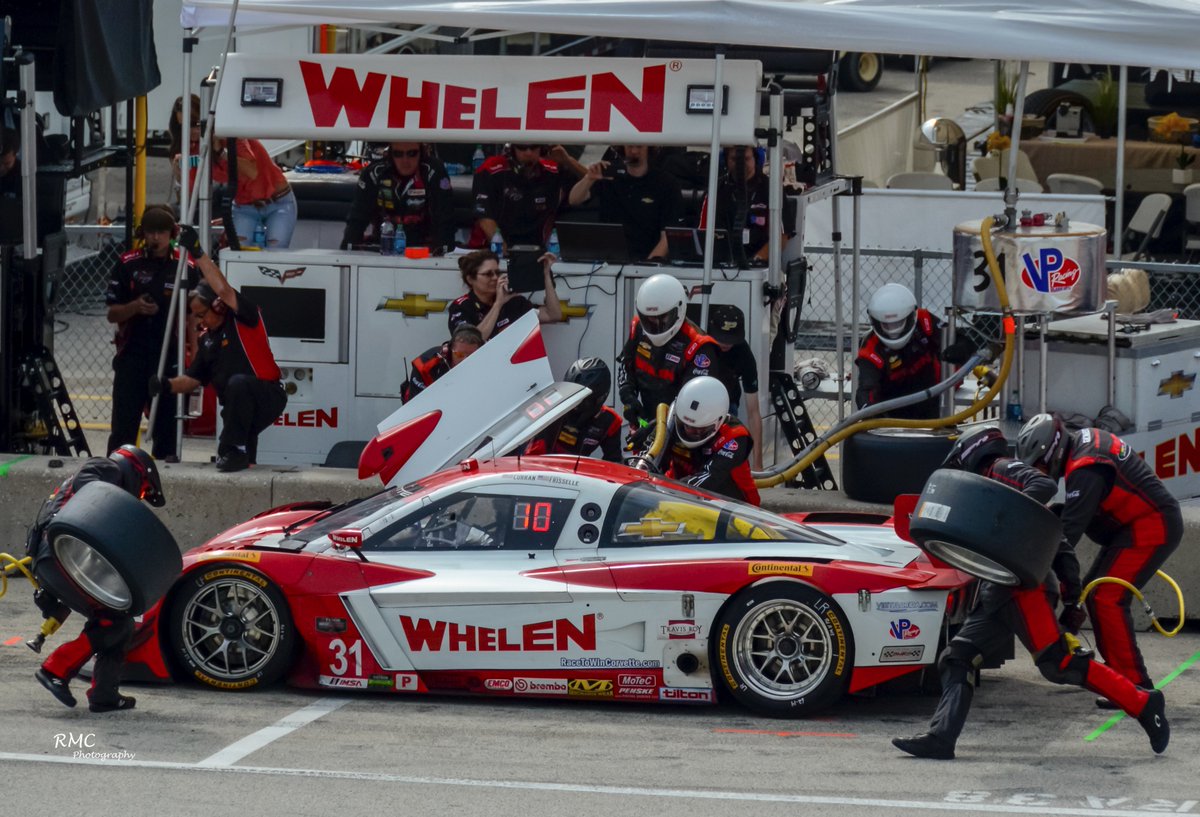 RMCPhoto's tweet photo. Whelen Weekend Team in action! 2014 Road America @WhelenMTRS @ericcurran31 @CorvetteRacing #Rolex24 #RMCphoto https://t.co/cyjHz1Mb5e