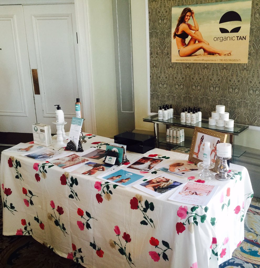 OTEdmonton's tweet image. All set up at the 1st annual #blushedlux event! #OrganicTan @BlushedBeaute