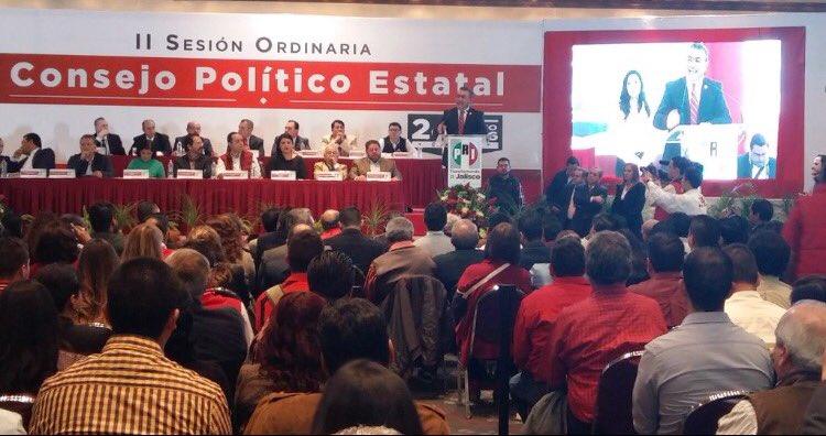 greyssR's tweet image. Mensaje de Ntro. presidente del @PRIJalisco2013 el Mtro.@HContrerasZ en el #VConsejoPRI #JuntosHacemosMas