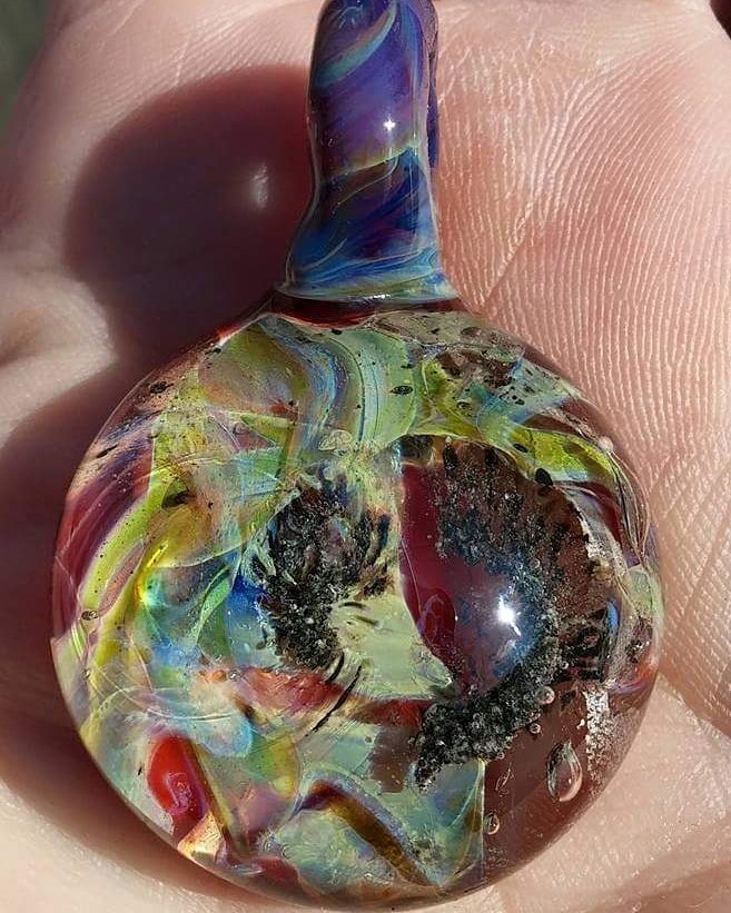 KGeneseeglass's tweet photo. Boro glass pendant.Mt. Augustine, AK volcanic ash encased.#boro #glassjewelry #headyglass  #unique #geology #pendant https://t.co/GdpFt9DSrA