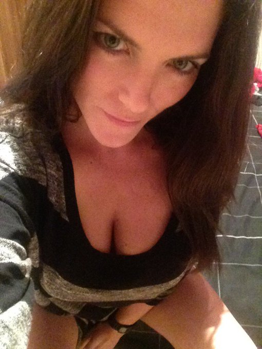 Rumour has it these twits are about to twooo right out of this jumper...live webcam show https://t.co/Ef9gHdvM5i<a href="/tag/ff"class="tags"><span>#ff</span></a>