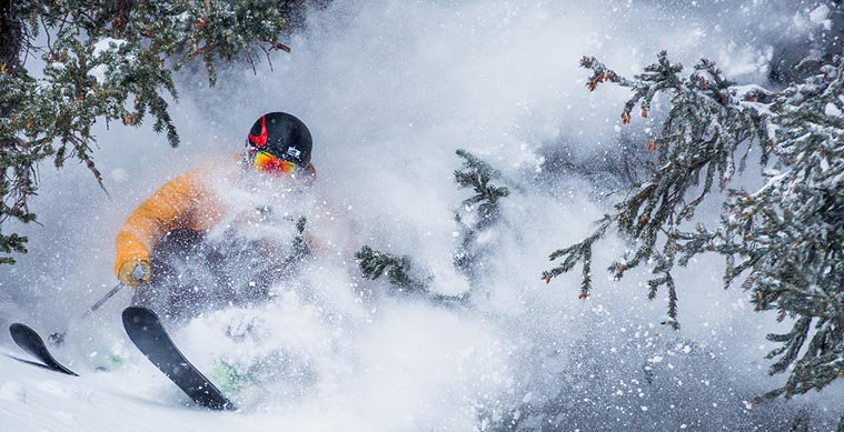VisitUtah's tweet photo. We're very proud to say we have The Greatest Snow on Earth® in Utah. Photo by Jeremiah Watt. #SkiUtah #POW https://t.co/zrKeCAU6Ni