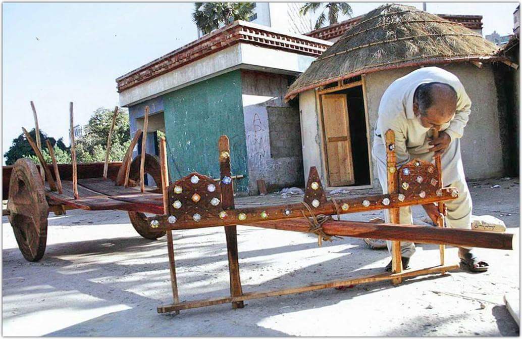 Jimijanmoon's tweet photo. Hand made old model copy of Mohan Jo Daro cart with 2 eyes impression of wheel only made in indus valley. https://t.co/2AGtRs5pof