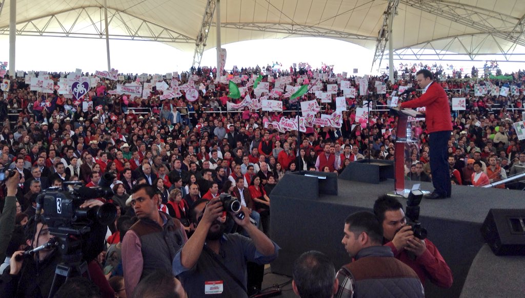CDE_PRI_Durango's tweet photo. Gracias a ustedes, a su trabajo y amor por #Durango, es que el #PRI está #MásUnidoMásFuerte que nunca: @EVillegasV https://t.co/Oq7d6nLr8R