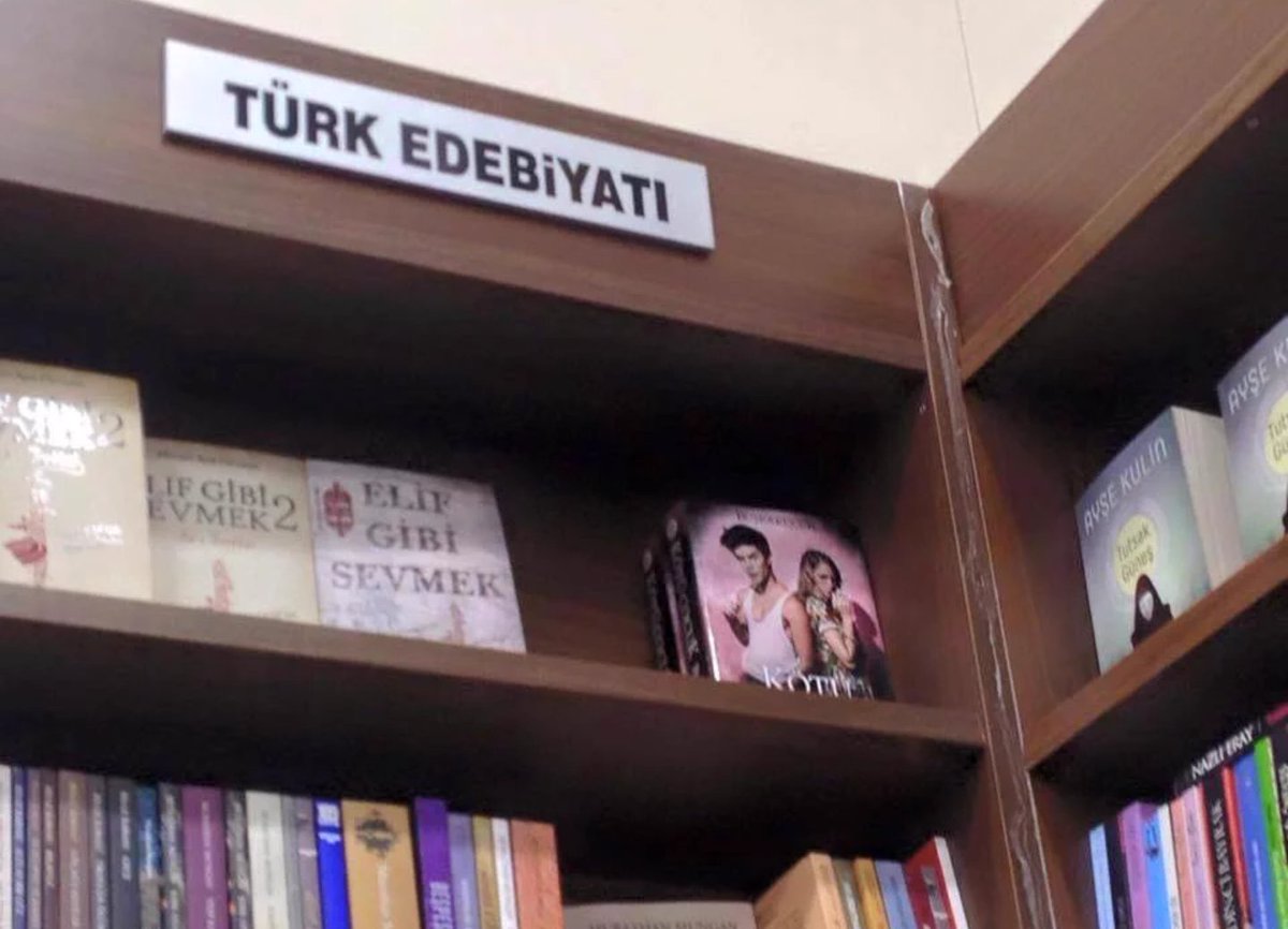 recaizadekrem's tweet photo. TÜRK EDEBİYATINI BU HALLERE GETİREN UTANSIN https://t.co/uc6IjilsCn