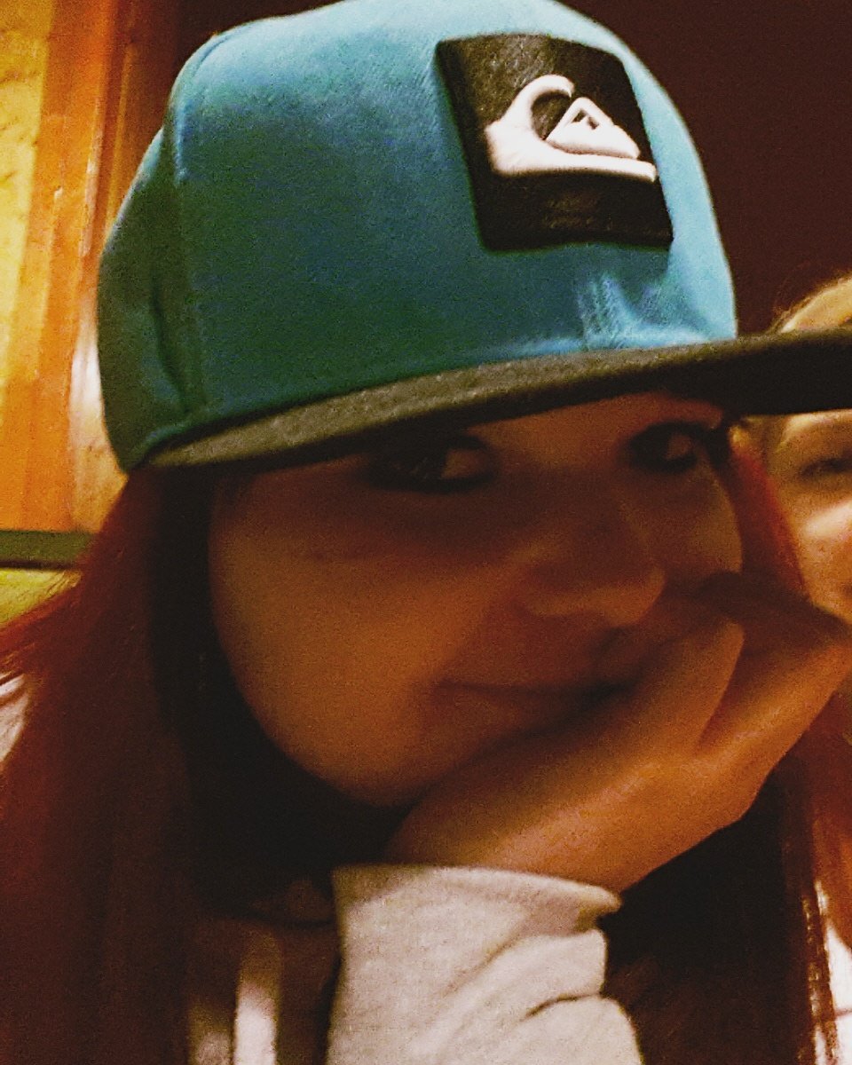 aiwenka's tweet photo. Kšiltovkářka 💯 https://t.co/KKU3PQw9t2