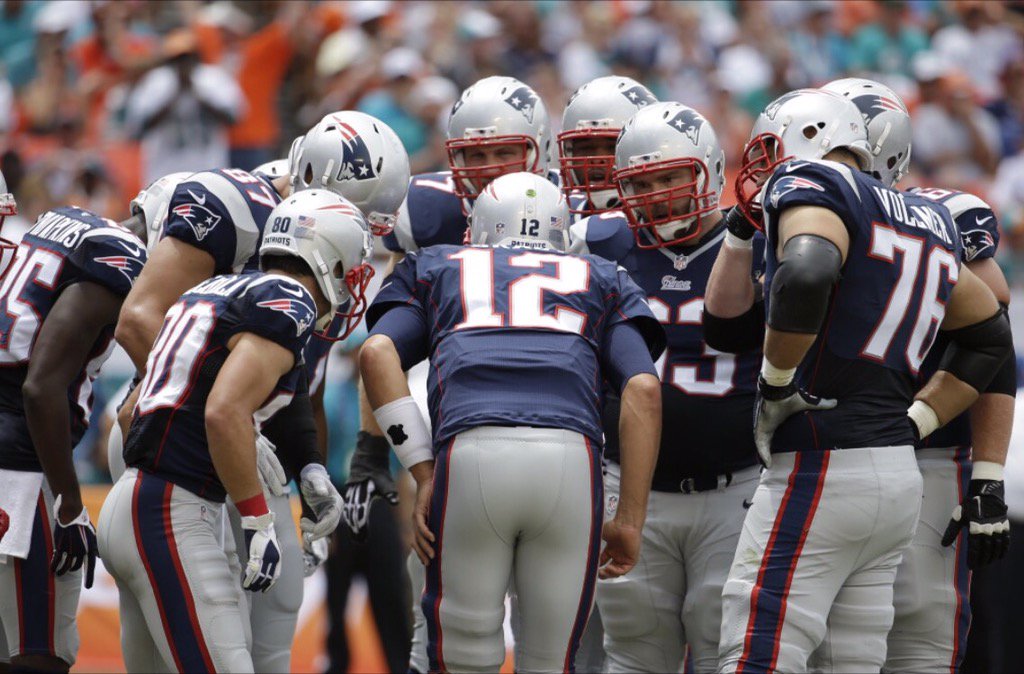 NFLDailyBracket's tweet photo. Who will be heading to the SuperBowl?
#DENvsNE #ChampionshipSunday 
RT ~ Broncos
FAV ~ Patriots https://t.co/72fkXwclK6