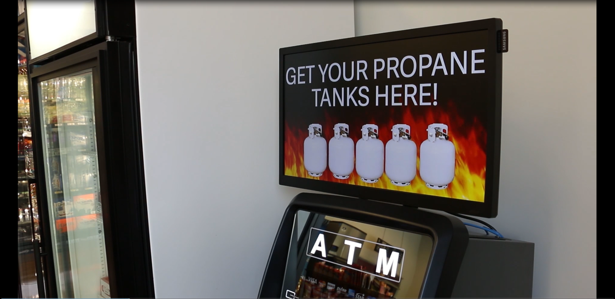 Smartcast_Media's tweet photo. Get a SMART ATM topper for your ATM. #DigitalATMTopper #VerticalRevenue #Samsung #MakeProfit #DigitalSignage #ATM https://t.co/FGqeOD1kmx
