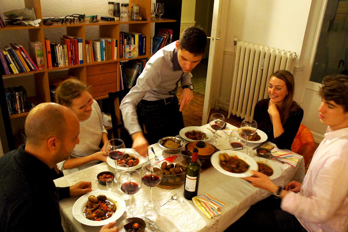 BxlByLulu's tweet photo. [New Post + Concours] Rencontre des gens en mangeant sur @Meetsies https://t.co/D7qSJmWLRo #expat #expatBrussels https://t.co/qpgY9UQ2M4