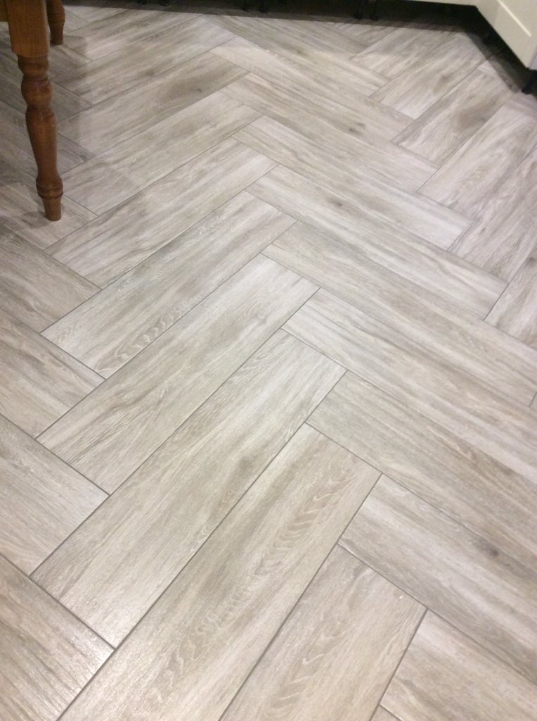 Ronstiling's tweet image. This weeks job was in Birkenhead, durabase with wood effect tiles.#quality