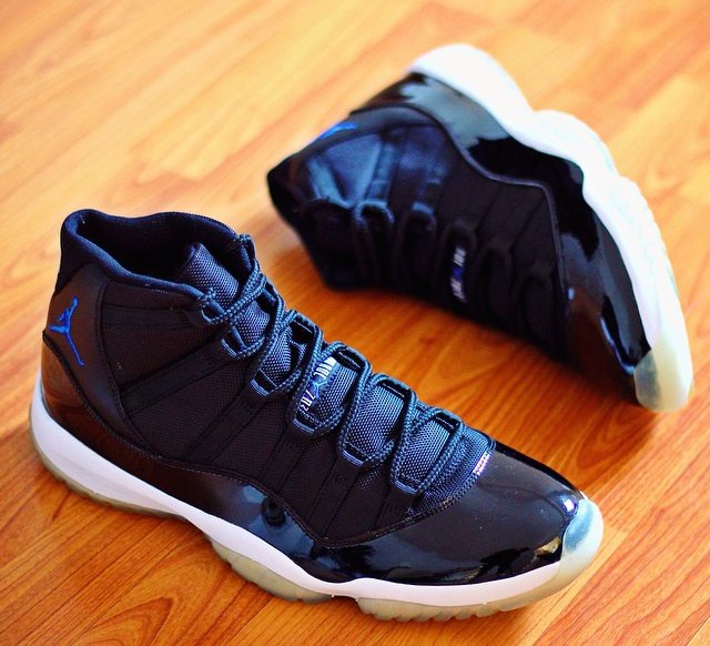 SneakerPics23's tweet photo. The Space Jam 11's are rumored to return December 2016 https://t.co/4moLIg7Iv5
