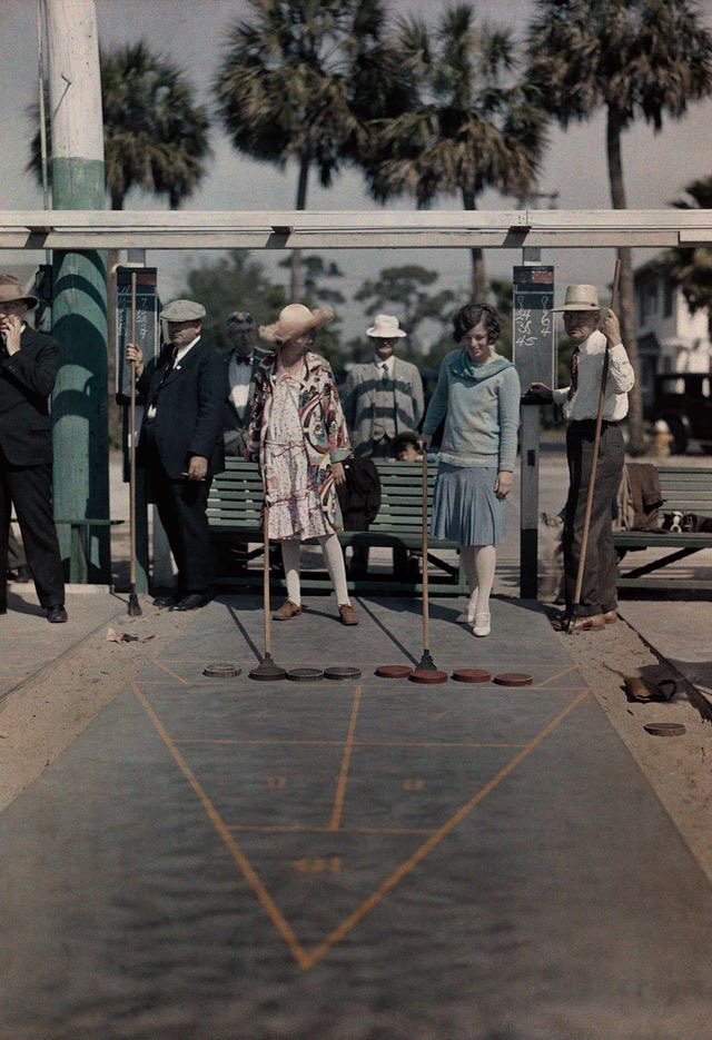 OldStPete's tweet photo. St. Petersburg Shuffleboard Club, 1929 https://t.co/MBksiaOAoI