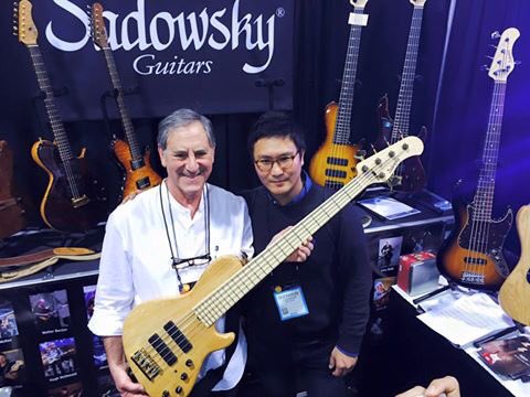 bass_duck's tweet photo. 2016 Namm show - Sadowsky single cut 5st #2016nammshow #sadowskysinglecut #rogersadowsky #duckbass https://t.co/4zR363qU4s