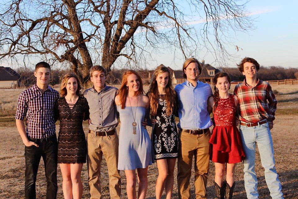Kgrogers98's tweet photo. Senior Sadies, best one yet! 😄👌🏻 https://t.co/6LiUo5ZhDh