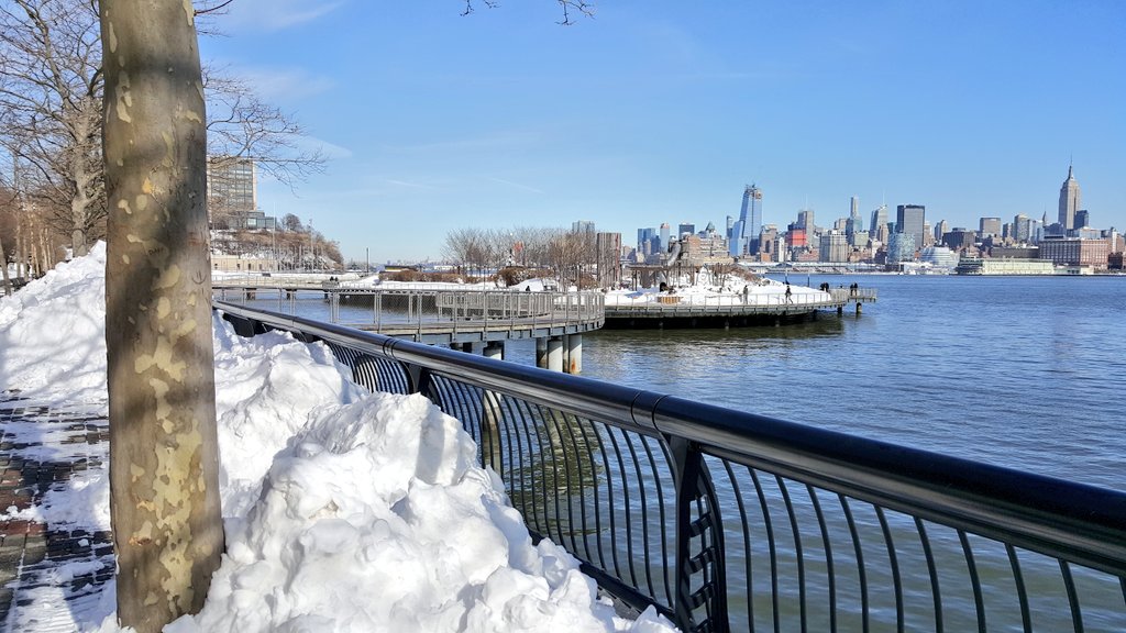 jerrylore's tweet photo. THE AFTERMATH IN @CityofHoboken #blizzard2016 #Jonas #hoboken #jonas2016 #hobokennj #SnowApocalypse2016 https://t.co/ZPuiJ3GWph