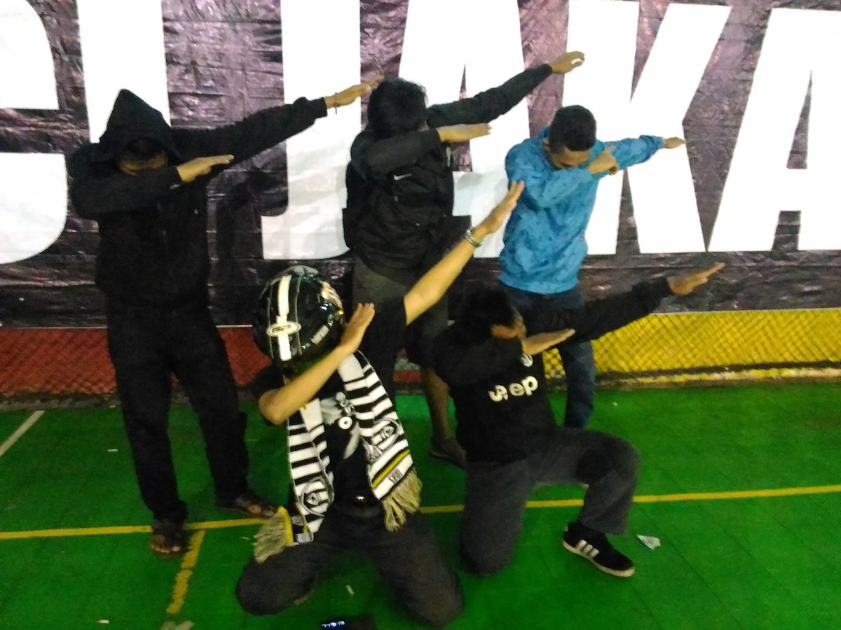 JCIJakarta_'s tweet photo. Jakarta #DabTeam @JCIndonesia @juventusfcid @DonnaJCI_JKT @juventusfcen #ForzaJuve https://t.co/wHTYik5vkc