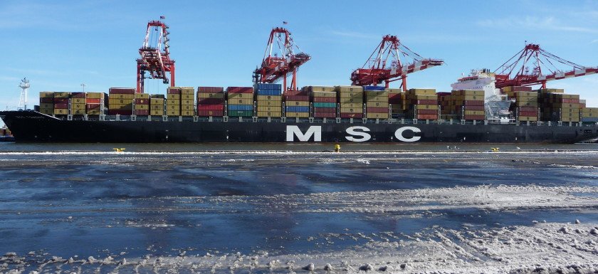PortNYNJ's tweet photo. Port NY/NJ closed Mon, 1/25. Free time extended. Per diem waved. Details: https://t.co/oDaFoxBhp1 Please stay tuned. https://t.co/lrko1DXm1H