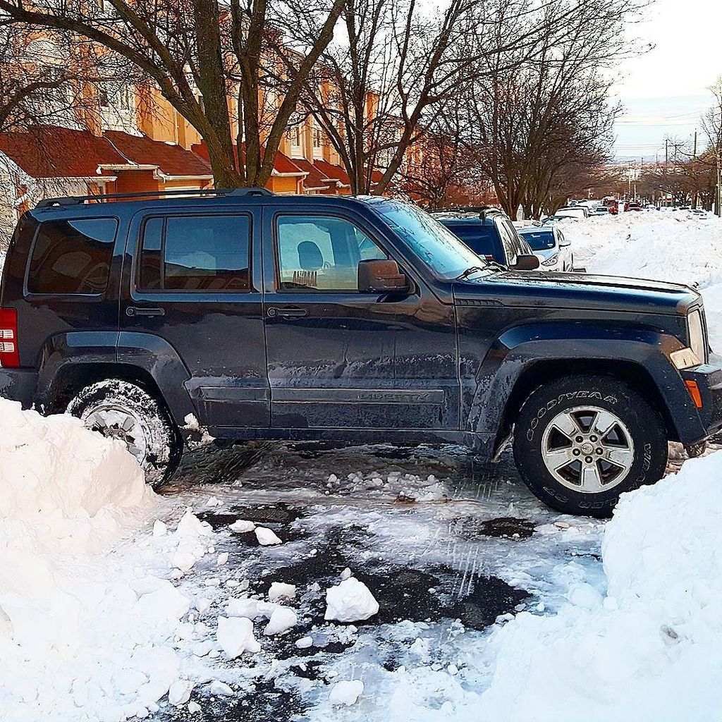 naturalguy's tweet photo. An absolute beast in the snow. The 30" of snow we got was no match #jeep #jeeplife #itsaj… https://t.co/FJGMV3ZxdY https://t.co/IFJIzrzIIB