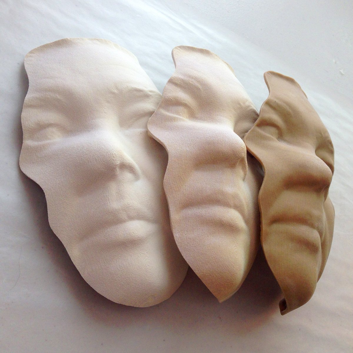FormURLife's tweet photo. 50 shades of beige... let us 3D Print your 3D face scan in full-color CMYK! #ColorJetPrinting #ColorMatching #Design https://t.co/3THBUENL76