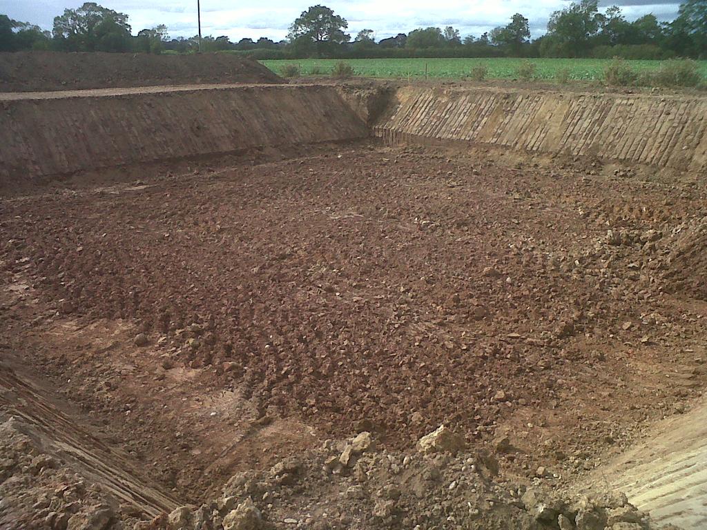 petergater43's tweet image. Thinking of a lagoon then think of us G&amp;amp;G Plant Hire #teamdairy